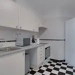 Apartament Nest Near & Centre *