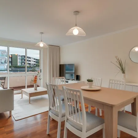 Nest * フンシャル